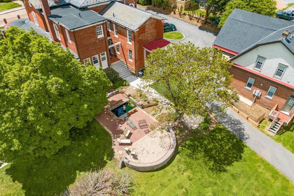 Appartement Peaceful Easy Feelings - King Sized Bed - Sleeps 2 à Lynchburg Extérieur photo