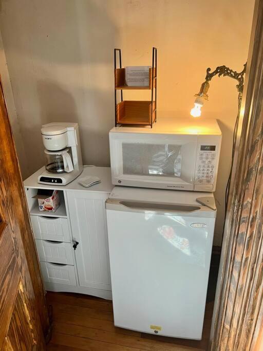 Appartement Peaceful Easy Feelings - King Sized Bed - Sleeps 2 à Lynchburg Extérieur photo